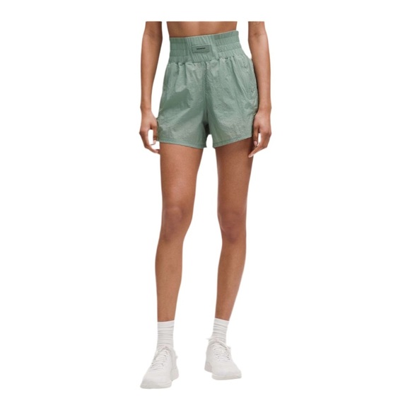 Lululemon Lightweight Super-High-Rise Training Shorts EUC Size 2 - Picture 1 of 7
